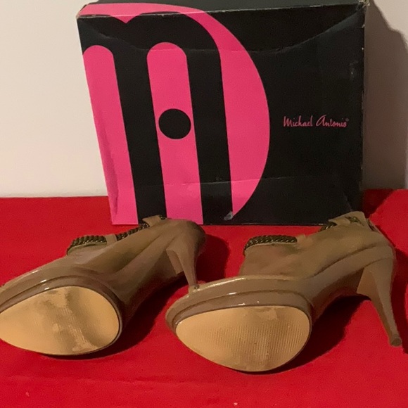 Michael Antonio Woman’s Melody Ankle Boot, Tan - Picture 5 of 6